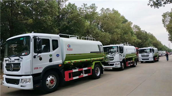 東風(fēng)多利卡國(guó)六5-15方灑水車(chē)