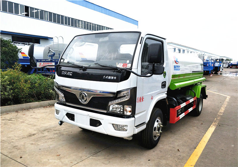 東風(fēng)福瑞卡5噸灑水車(chē)