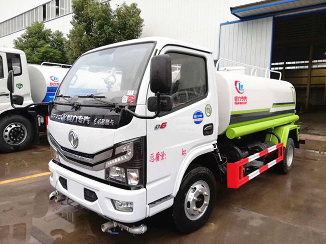 東風(fēng)多利卡5噸灑水車(chē)