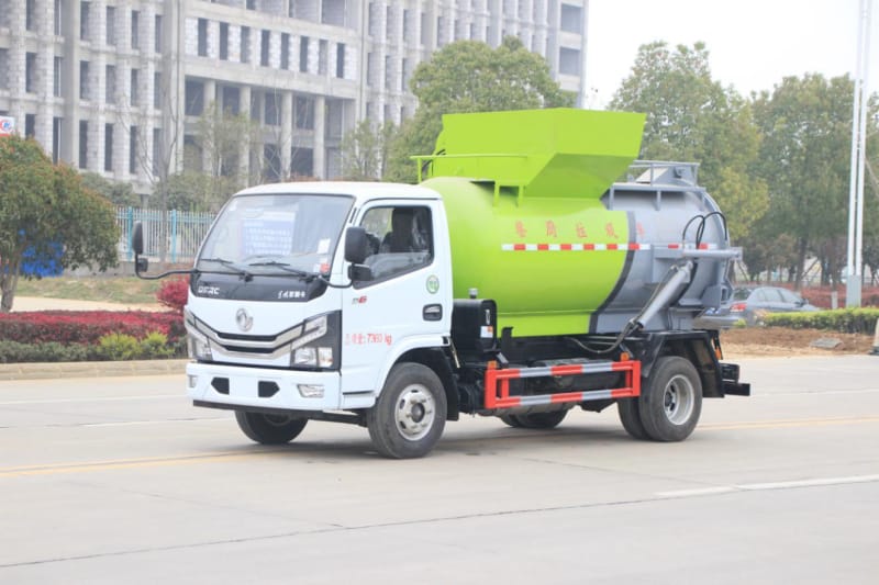 國(guó)六小多利卡餐廚垃圾車(chē)-圓罐餐廚垃圾車(chē)