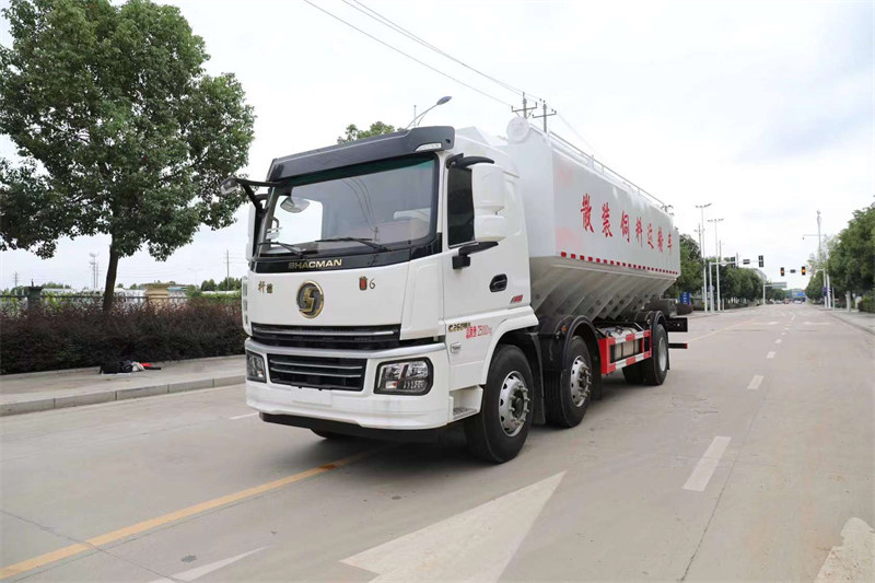 國六小三軸飼料車廠家直銷
