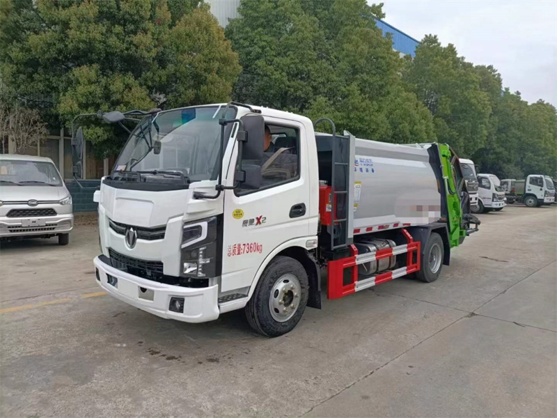 奧馳重載壓縮垃圾車(chē)整車(chē)高度2.18米