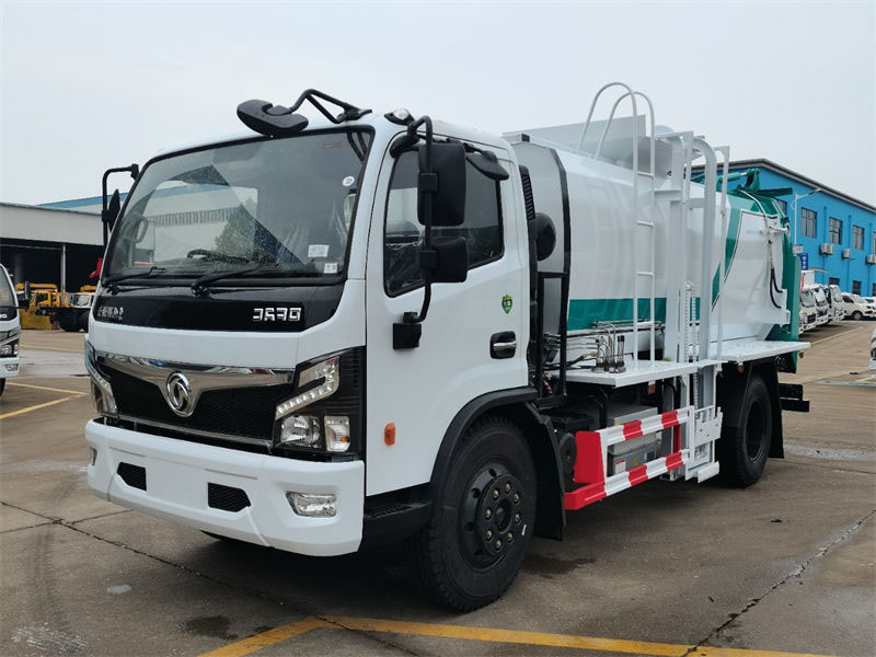 東風(fēng)新能源餐廚垃圾車性價高