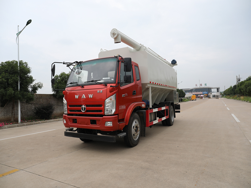 國六15方散裝飼料運(yùn)輸車廠家報(bào)價(jià)