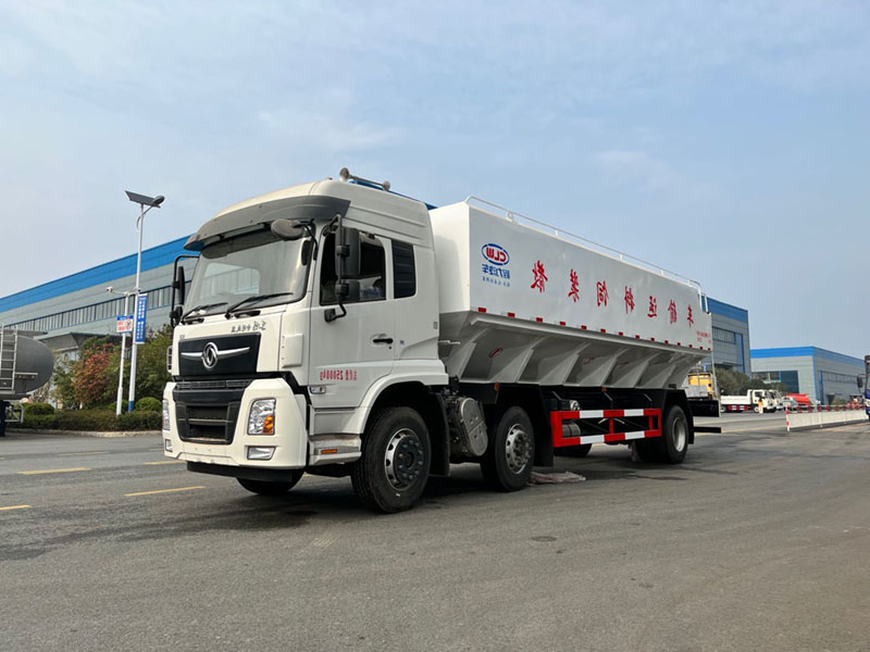 小三軸散裝飼料運(yùn)輸車(chē)哪里買(mǎi)